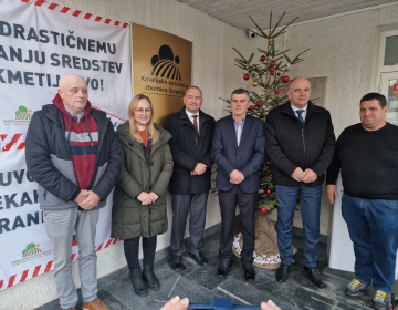 Slovenski kmetje na protest v Bruselj