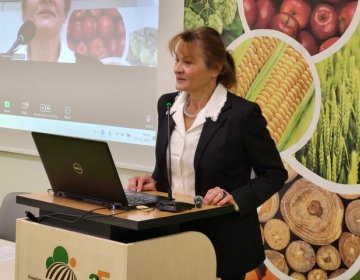 Posvet je pripravila in povezovala Andrejka Krt, KGZS.