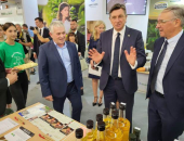 Razstavni prostor KGZS je obiskal tudi predsednik RS Borut Pahor
