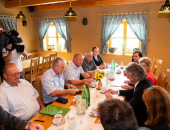 Srečanje nevladnih kmetijskih organizacij z vlado v Lipovcih (Foto: Vlada RS)