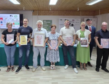 Prejemniki priznanj zglednim prašičerejcem