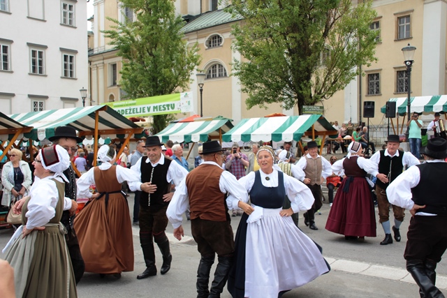 Vabljeni na Podeželje v mestu - pridelano in ponujeno z ljubeznijo