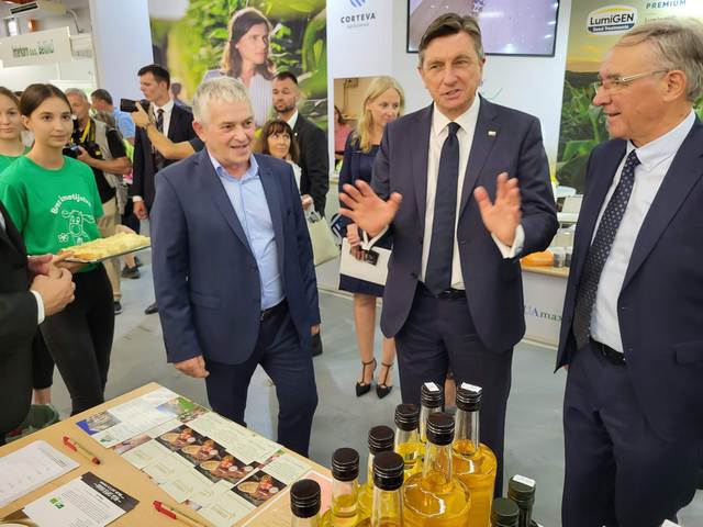 Razstavni prostor KGZS je obiskal tudi predsednik RS Borut Pahor