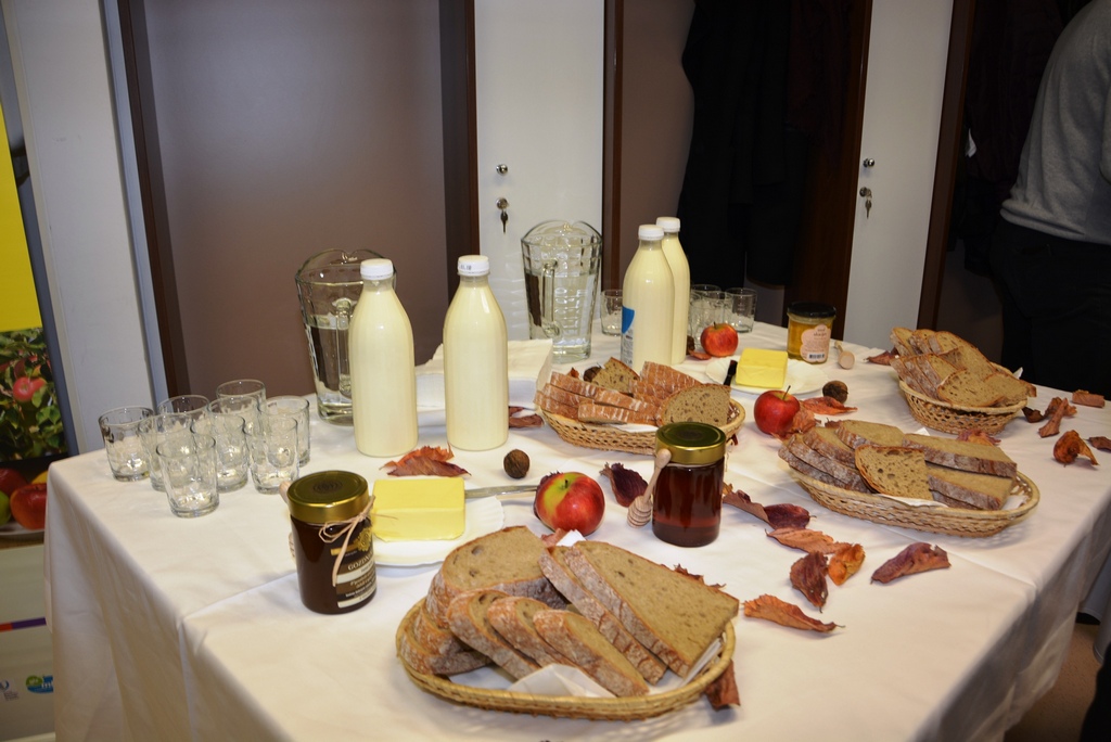Vsak tretji petek v novembru je posvečen tradicionalnemu slovenskemu zajtrku