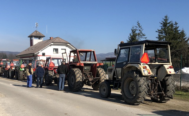 Traktorje kljub poteku veljavnosti dokumentov lahko začasno uporabljate še naprej